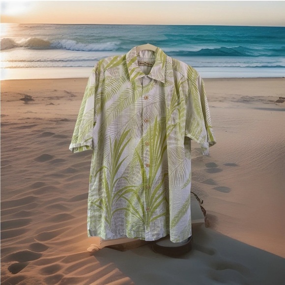 Tommy Bahama Green and White Casual Button Down Shirt- Medium - Picture 2 of 9